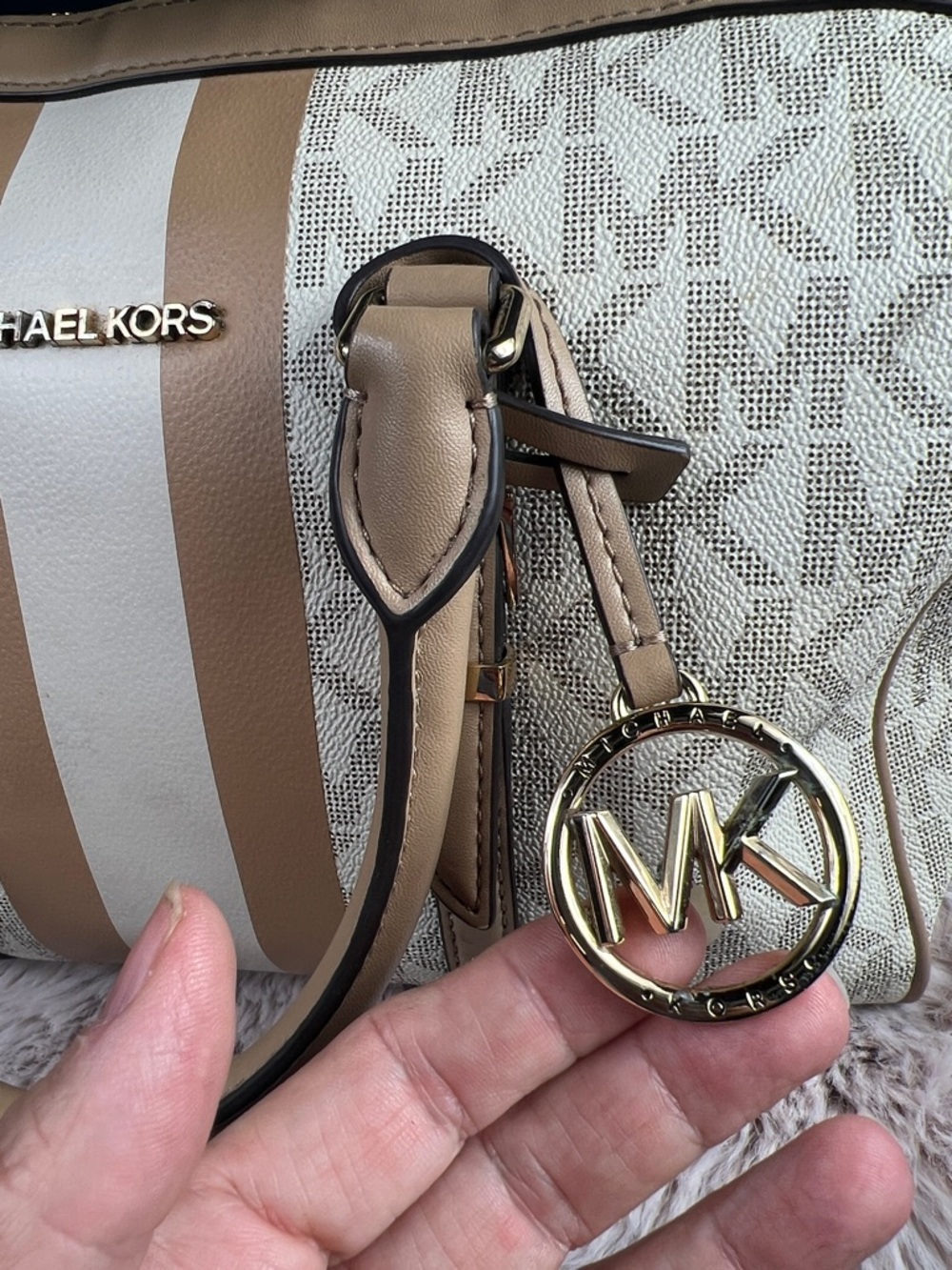 Michael Kors Bedford Travel Medium Duffle Satchel - Vanilla/Camel - Picture 9 of 10